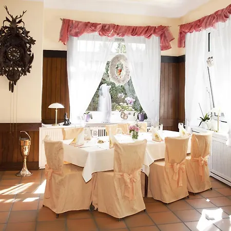 Wolfsschlucht Hotel *